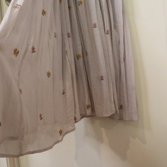 NWT In Loom Floral Embroidered All Over Midi Lavender Dress in Large - Picture 5 of 16